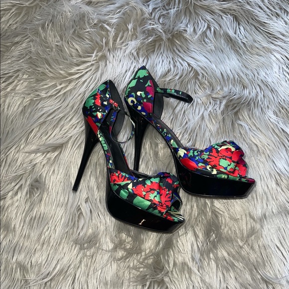 ‼️SOLD‼️ - Picture 2 of 3